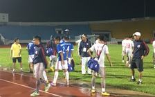 Sét đánh trụ đèn, hoãn trận Đồng Nai và Viettel